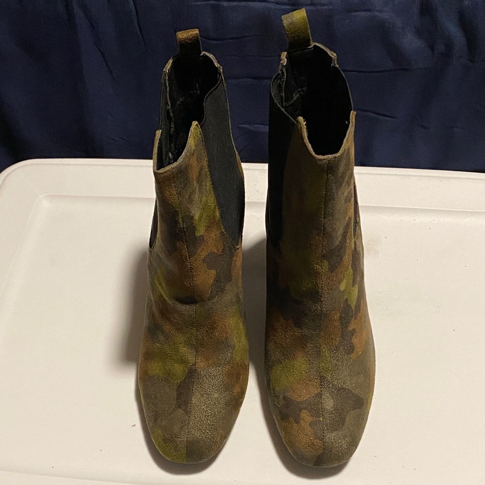 Camouflage Heeled Boots